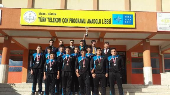  Sivasta Yapılan Gençler Güreş Turnuvasına katılan Türk Telekom Çok Programlı Anadolu Lisesi öğrencileri üçüncü oldular.