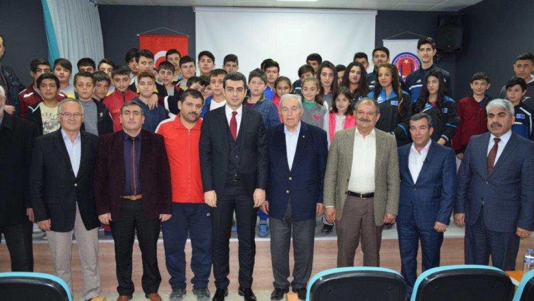 Asrın Güreşçisi Ahmet AYIK İsmet Yılmaz Anadolu İmam Hatip Lisesini Ziyaret Etti.