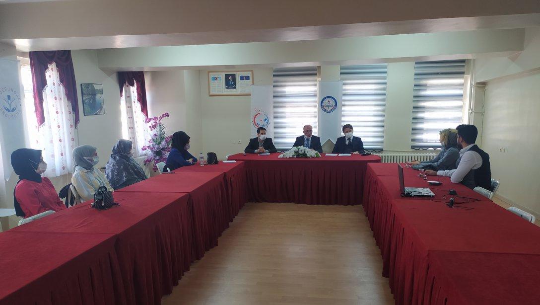 Sivas İŞKUR İl Müdürlüğünden Rehber Öğretmenlere Mesleki Bilgi Rehberlik ve Danışmanlık Konulu Toplantı Yapıldı.