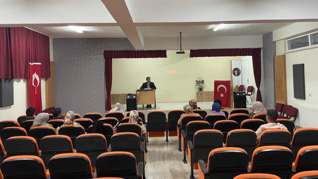 13.05 2022 Cuma Günü Saat 14.00'da İlçemiz Din Kültürü ve Ahlak Bilgisi Öğretmenleriyle Nisan-Mayıs Dönemi (DÖGEP) Toplantısı Yapıldı.